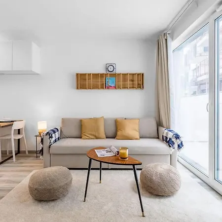 Modern And Cozy Flat With Balcony * 브라티슬라바