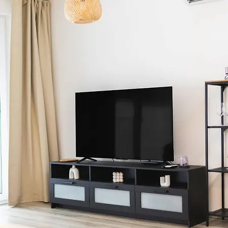 Modern And Cozy Flat With Balcony Апартаменты Братислава