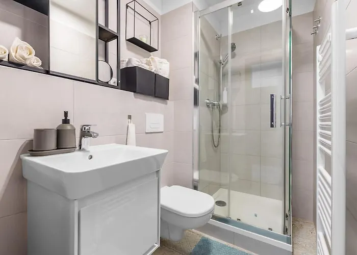 Апартаменты Modern And Cozy Flat With Balcony *