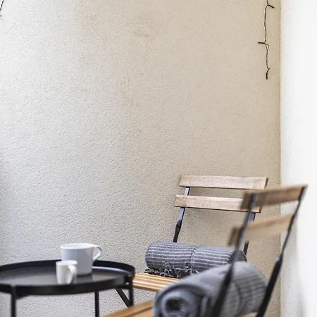 Modern And Cozy Flat With Balcony Апартаменты *
